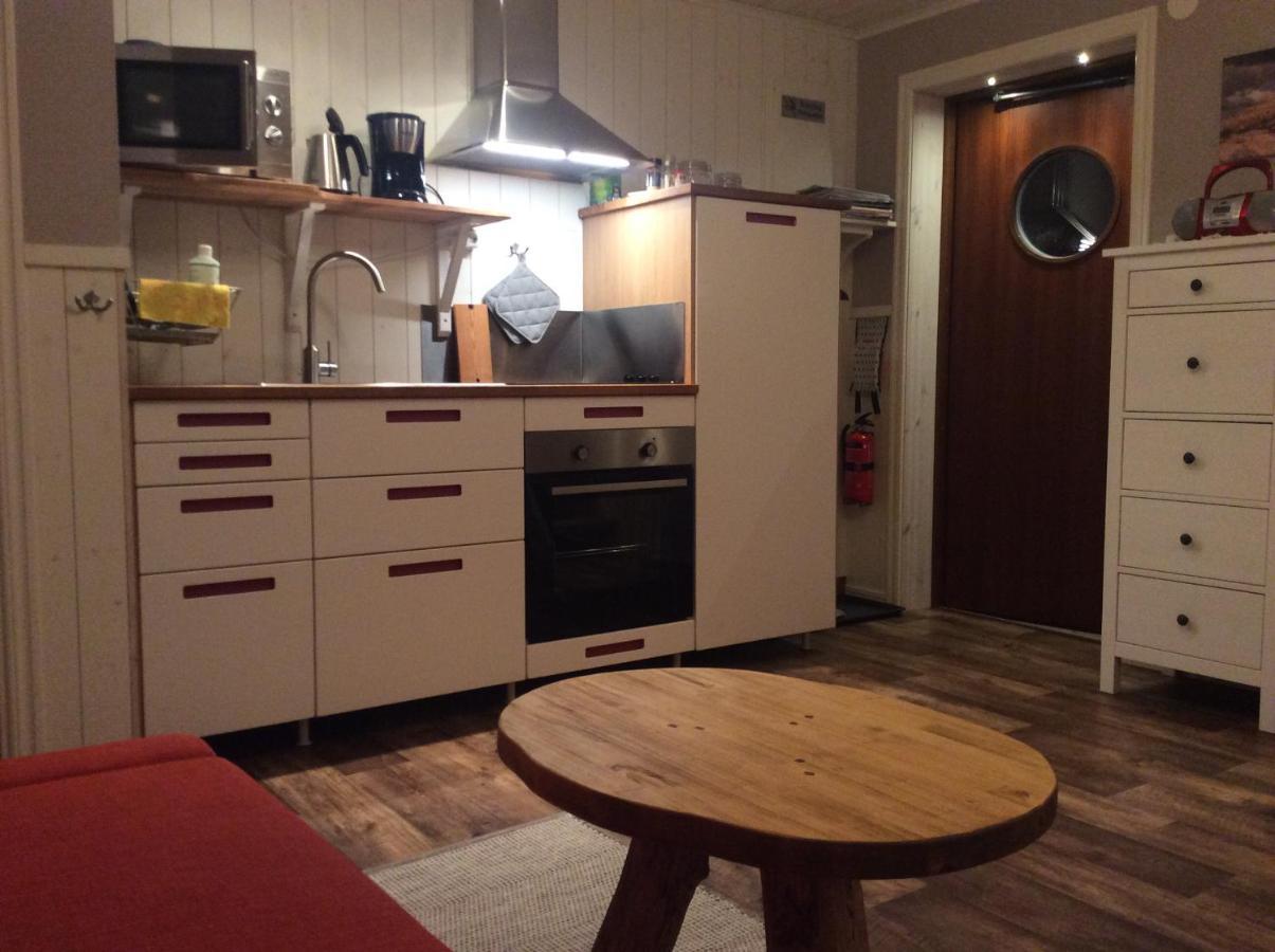 Mysig Och Modern Stuga Pa Snoegard, Naera Havet Och Naturen Lur  Exterior photo
